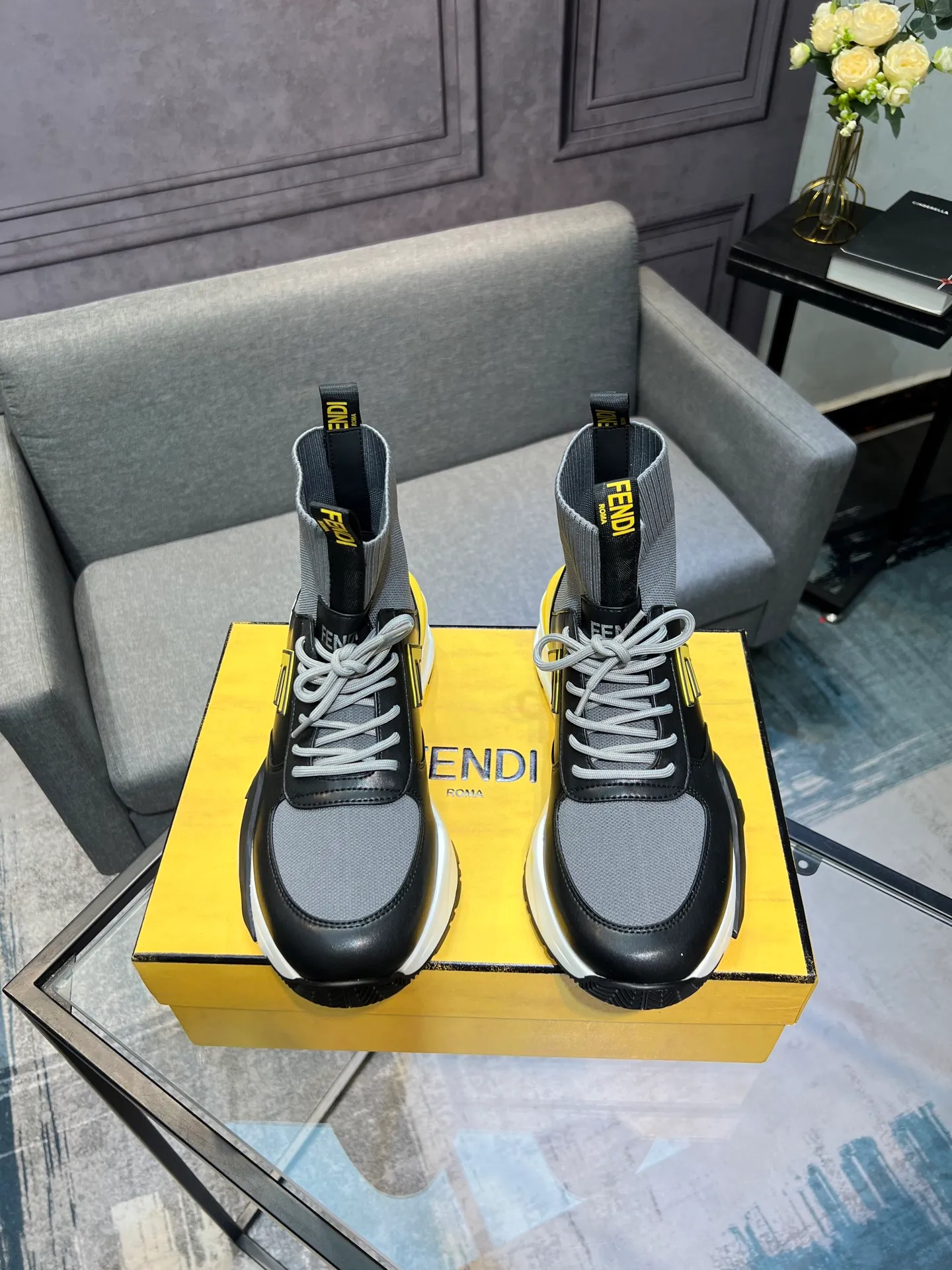 Men's shoes 💰580 FENDI men's fashion casual shoes 👟Hot sale🔥Official website 1:1 replica ⬆️Original quality - Original leather - Original breathable mesh lining Original outsole 1:1 replica, code number 38-44 (45-46 customized)
